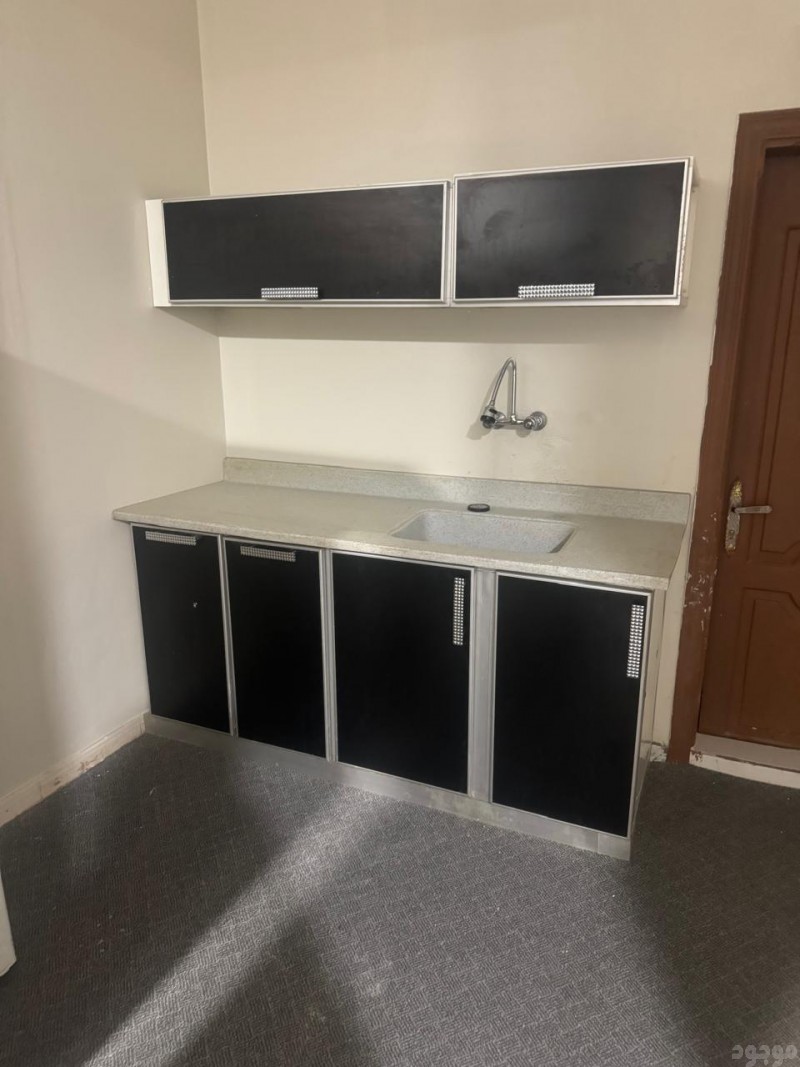 دينه لنقل العفش والبضايع داخل الرياض وخارج الرياض 0542284584