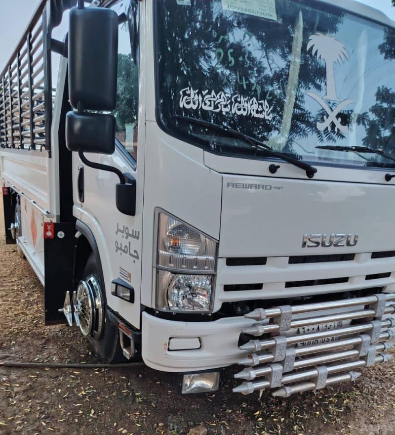 نقل عفش شرق الرياض 0551651018