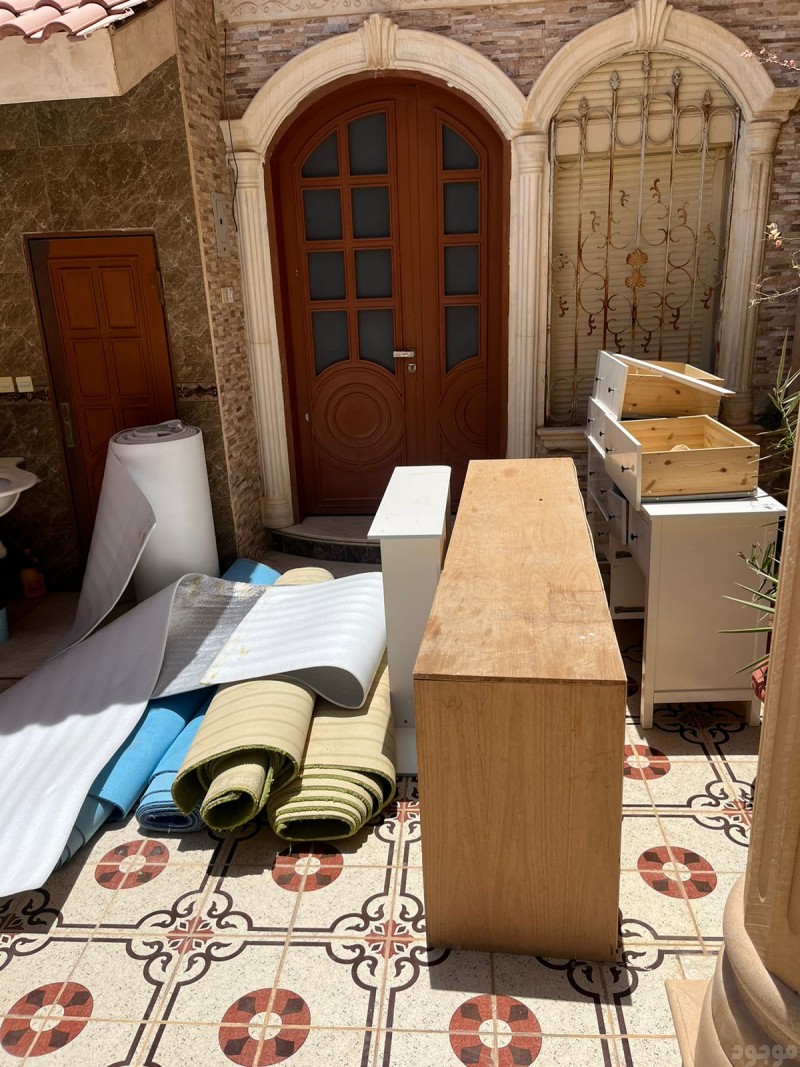 حقين اتخلص من اثاث عفش قديم تالف مهمل بالرياض 0503559450