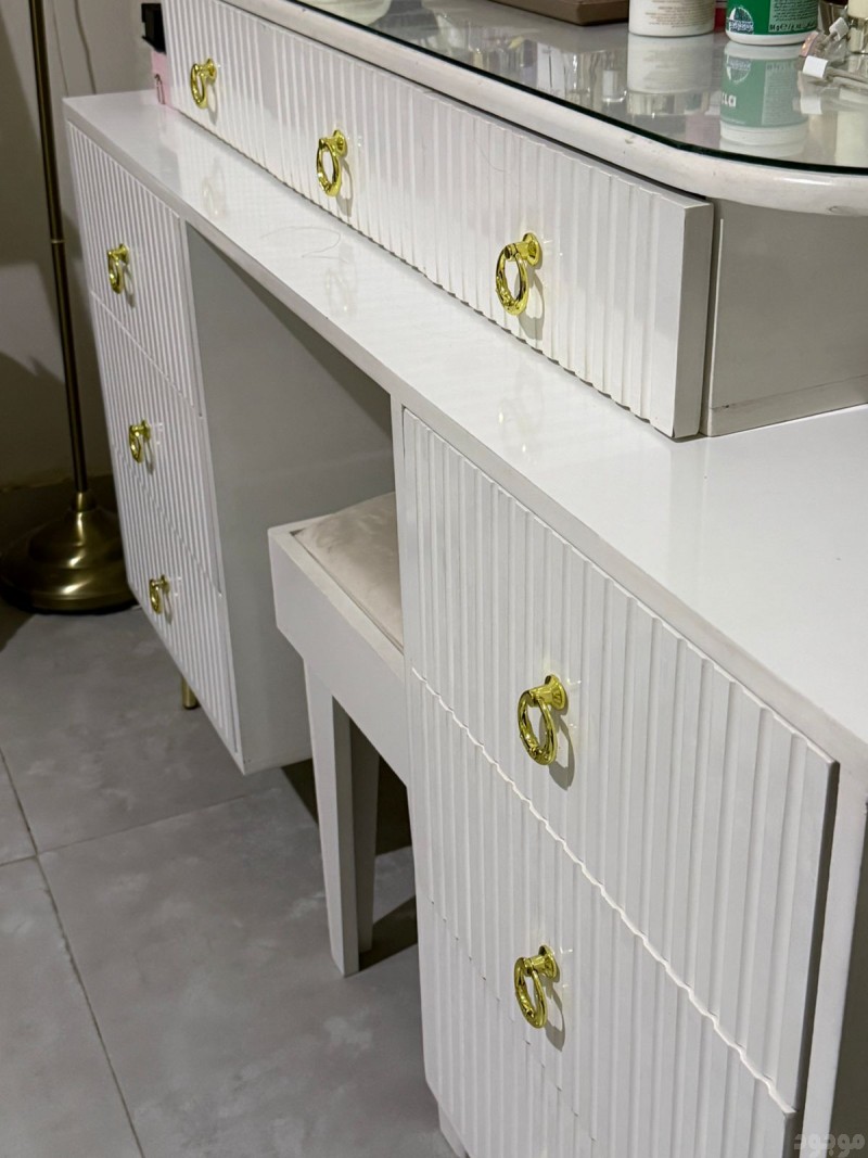 دينا طش الاثاث المستعمل بالرياض 0556723860