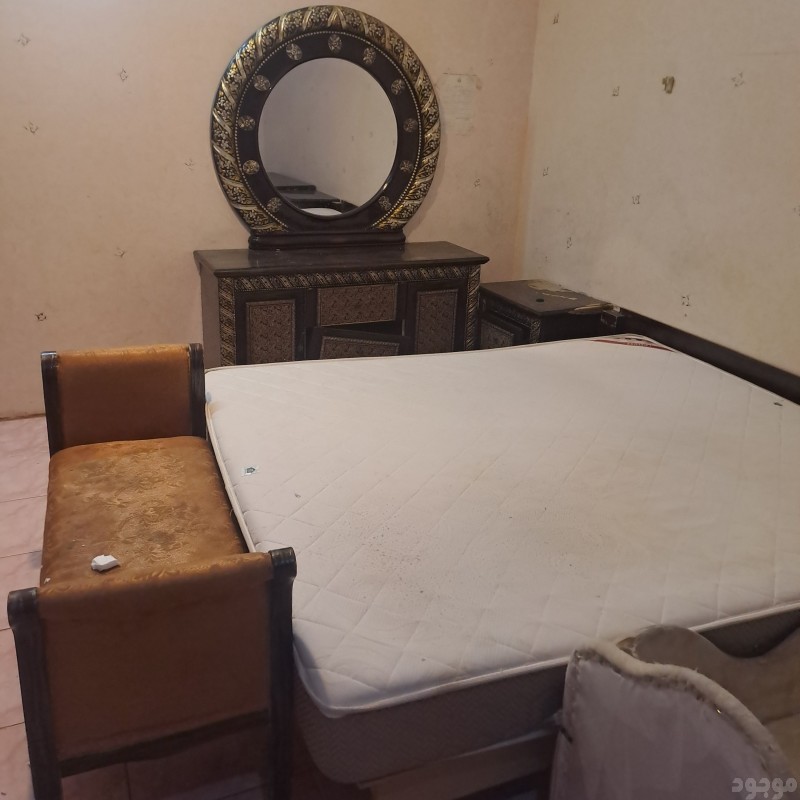 يشيلون الاثاث القديم بالرياض 0544725121 ياخذون  غرف نوم مطابخ 