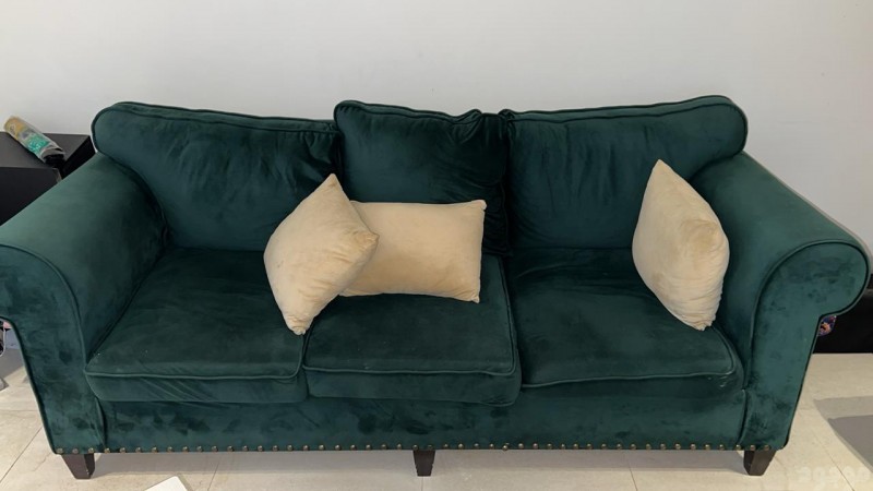 دينا تشيل اغراض قديمه بالرياض 0551977610