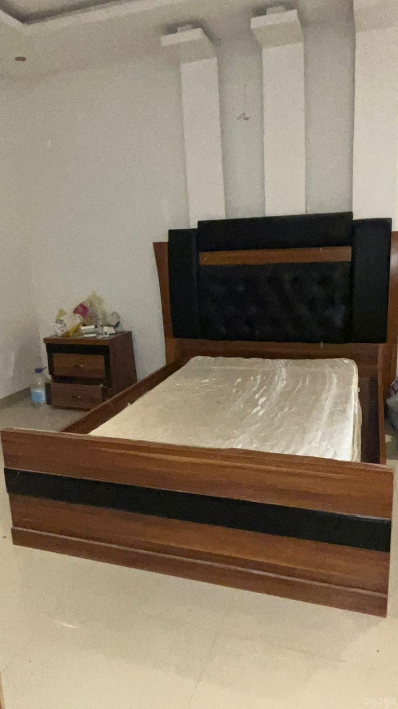 ديناا يشيلون الاثاث القديم بالرياض 0551977610