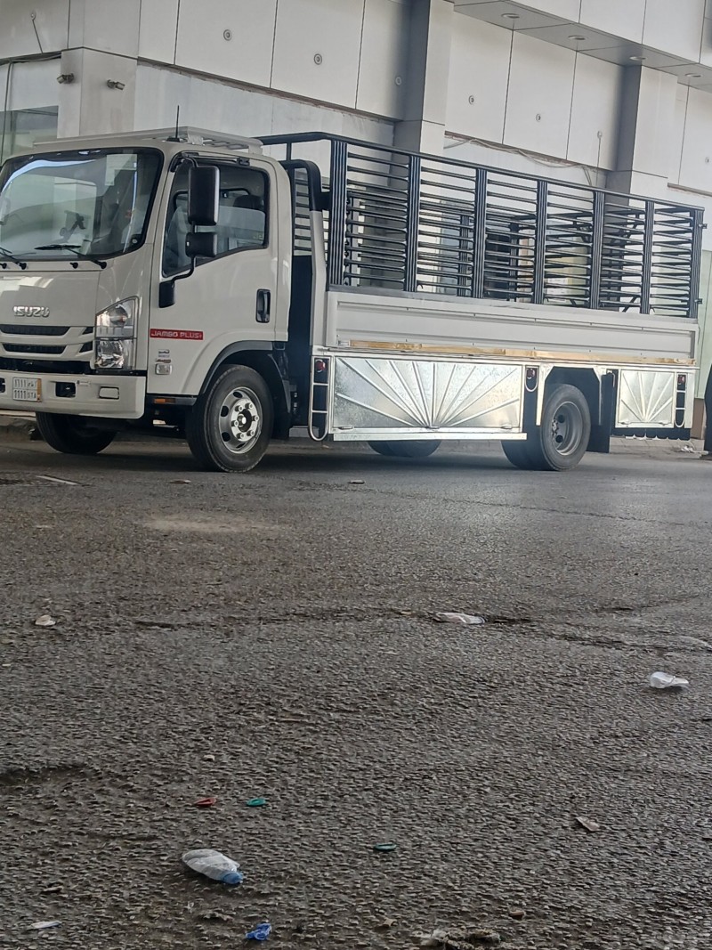 دينا توصيل الاثاث الي الجمعية الخيرية بالرياض 0583415828 مشاهدة اعلان بالرياض بالرياض 