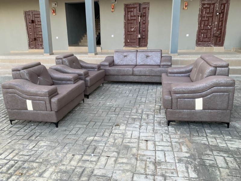 دينا نقل عفش بالرياض والتخلص من الاثاث القديم 0557573607 