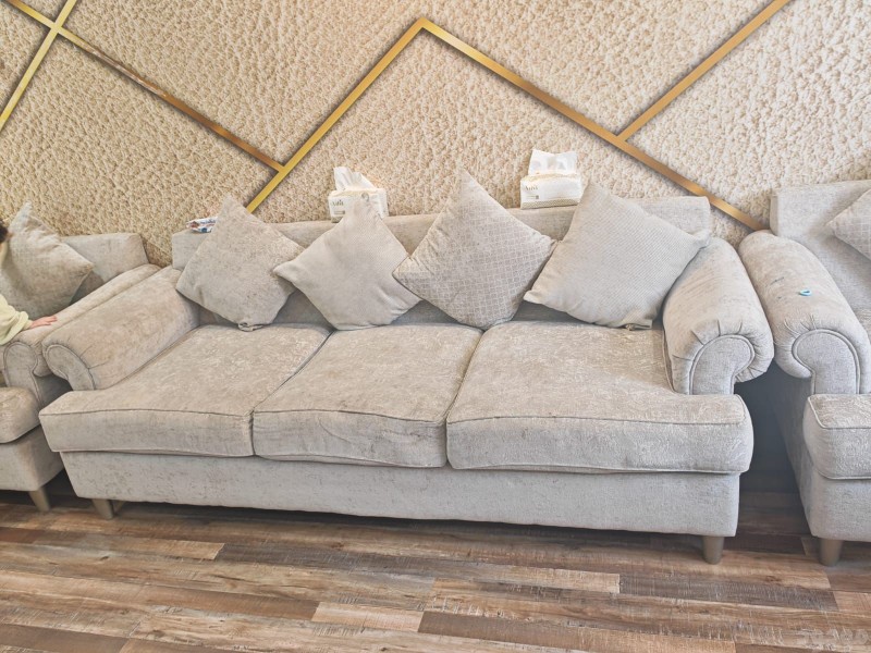 توصيل اثاث الي الجمعية الخيرية بالرياض 0504761325