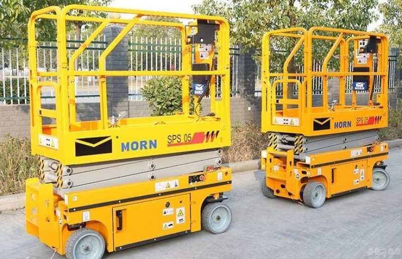 (سيزرلفت- مان لفت) للايجار /كهرباء- ديزل-الرياض- الدمام-جده 