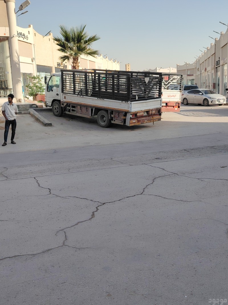 دينا نقل اثاث داخل الرياض 0503483036 حي الملقا حي العقيق 