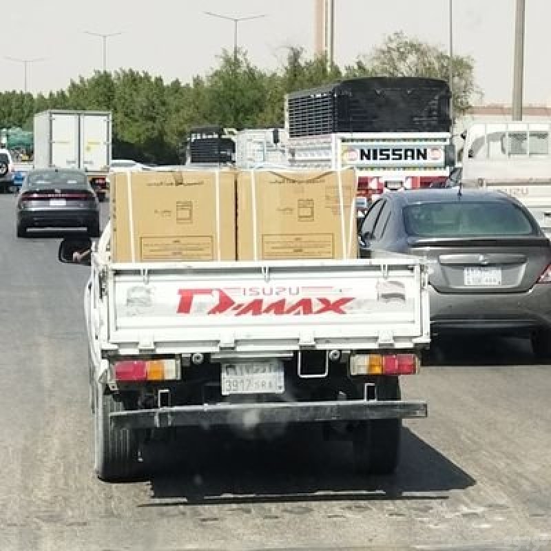 وانيت نقل عفش داخل حي السويدي0509773954