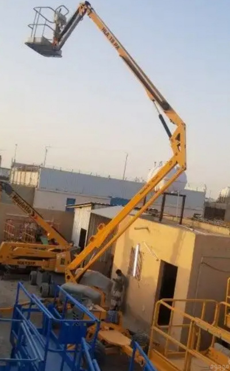 سبايدر لفت للإيجار في جدة | رافعة عنكبوتية زاحفة Spider Lift | 15م – 24م – 30م | تأجير منصات رفع مدمجة لتركيب الزجاج وصيانة الواجهات والمولات والفنادق